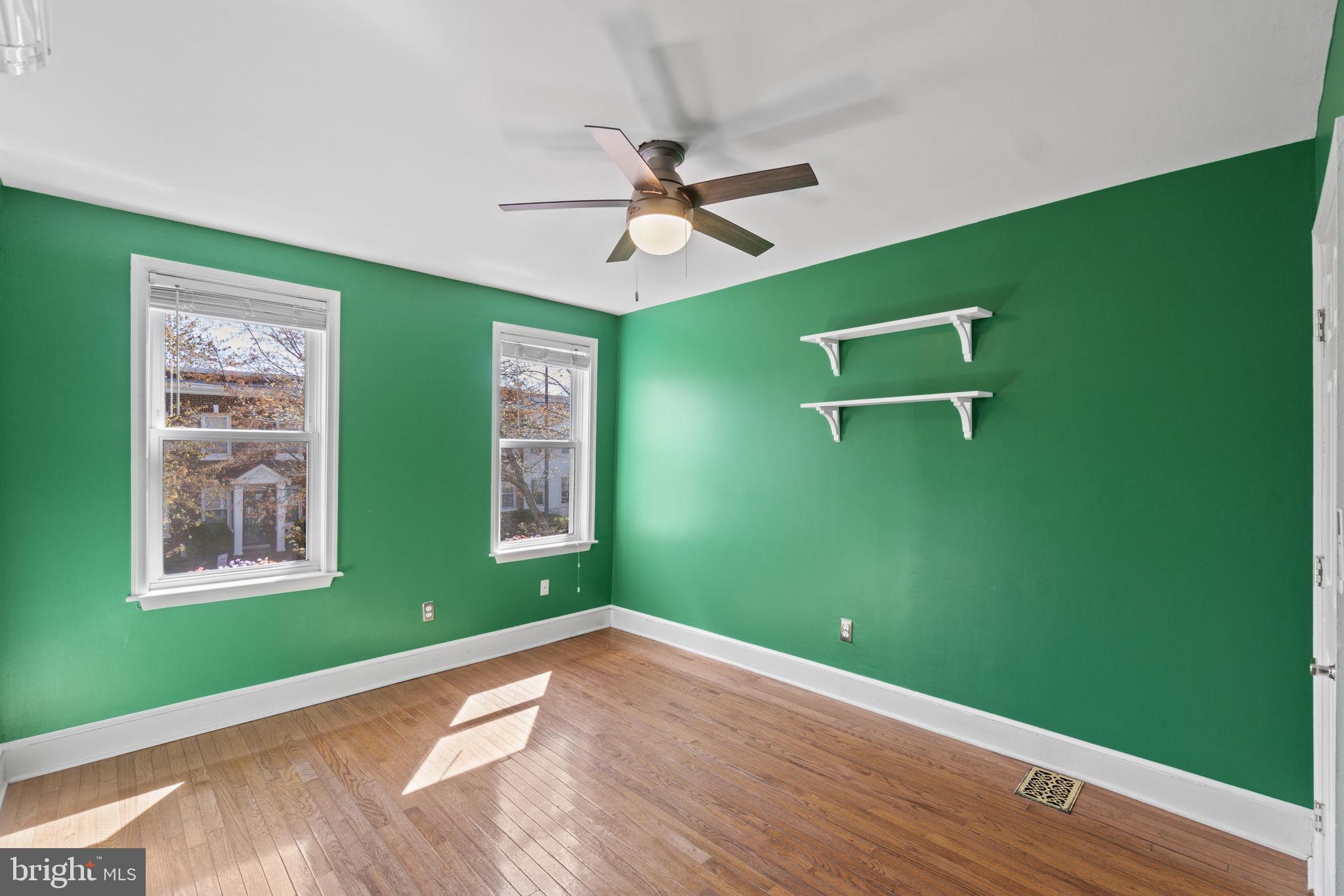 107 16TH STREET SE