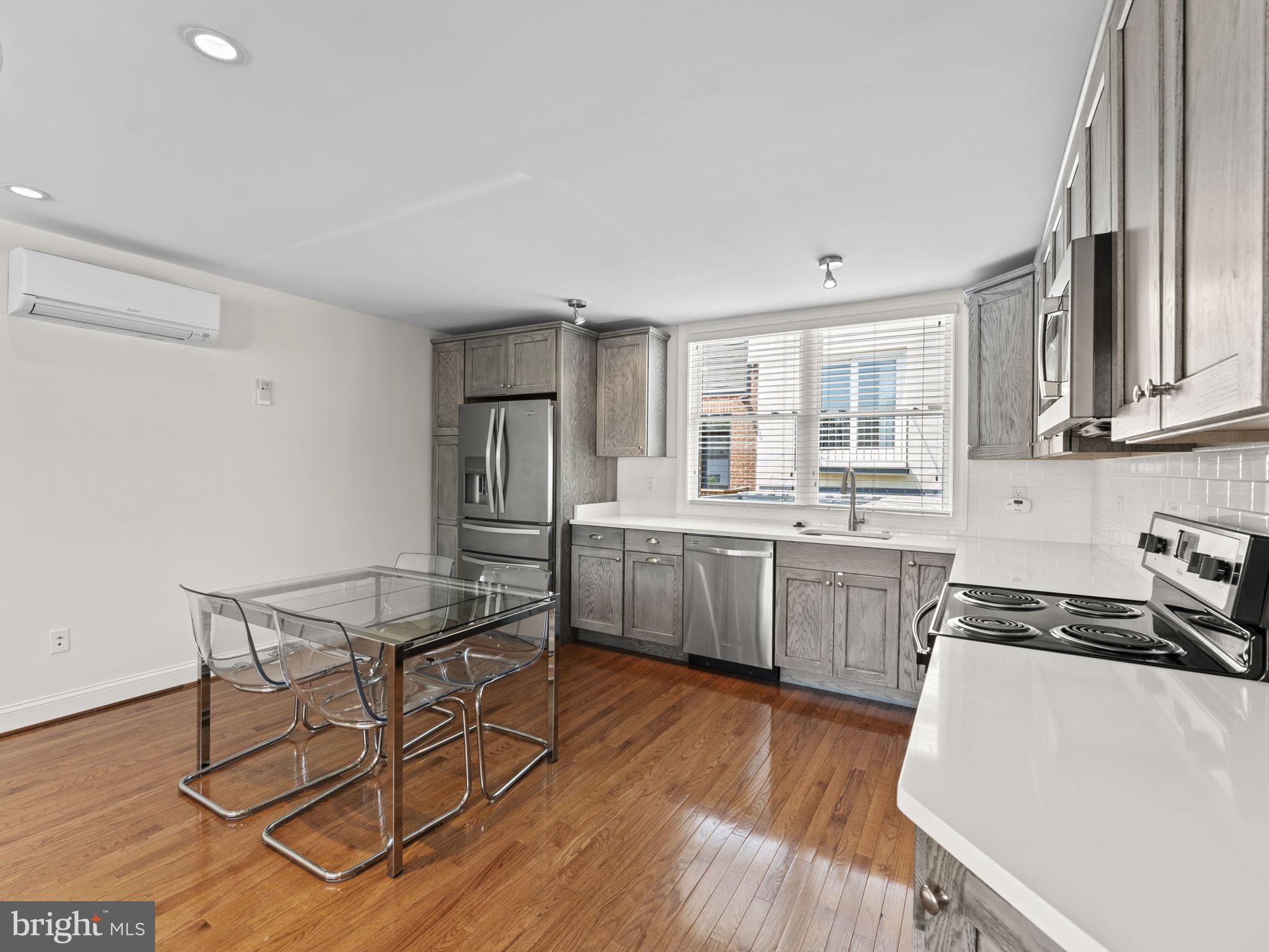 815 8TH STREET NE 2