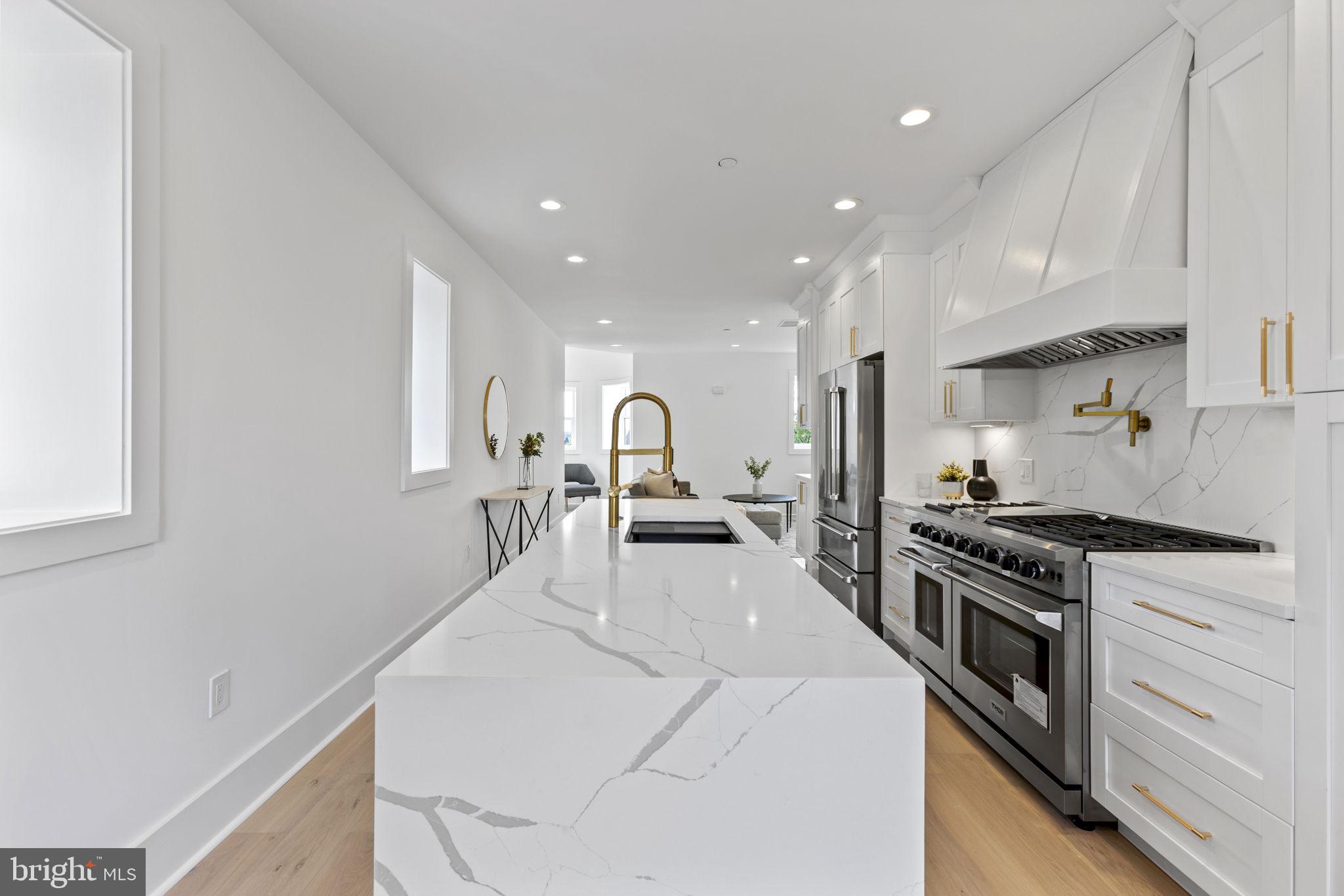1825 N CAPITOL STREET NE 2