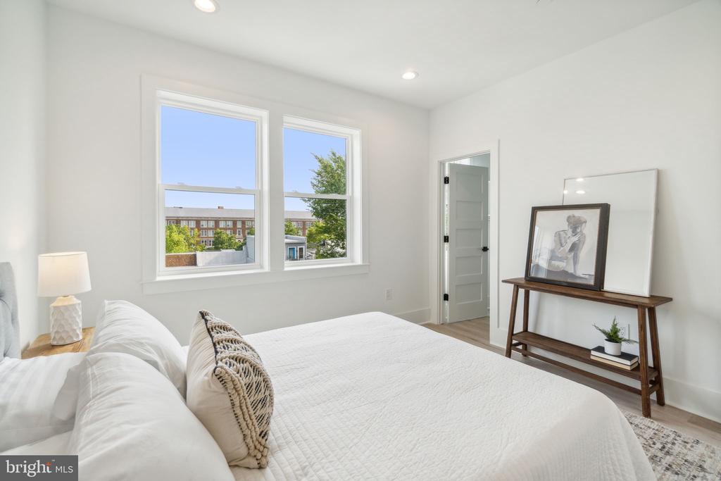 163 U STREET NE 2