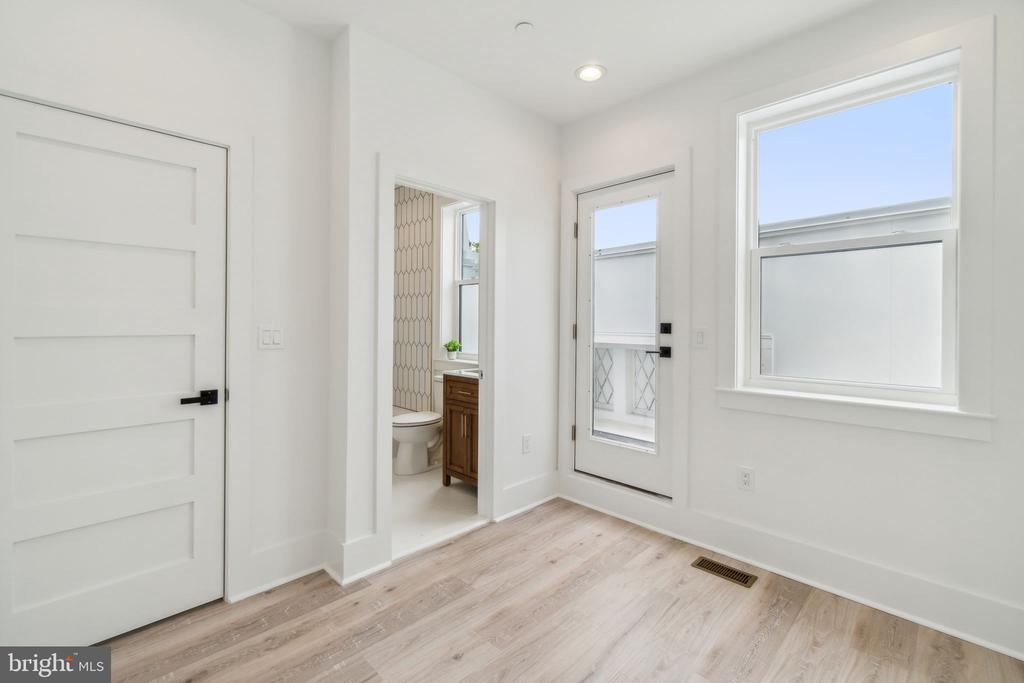 163 U STREET NE 2