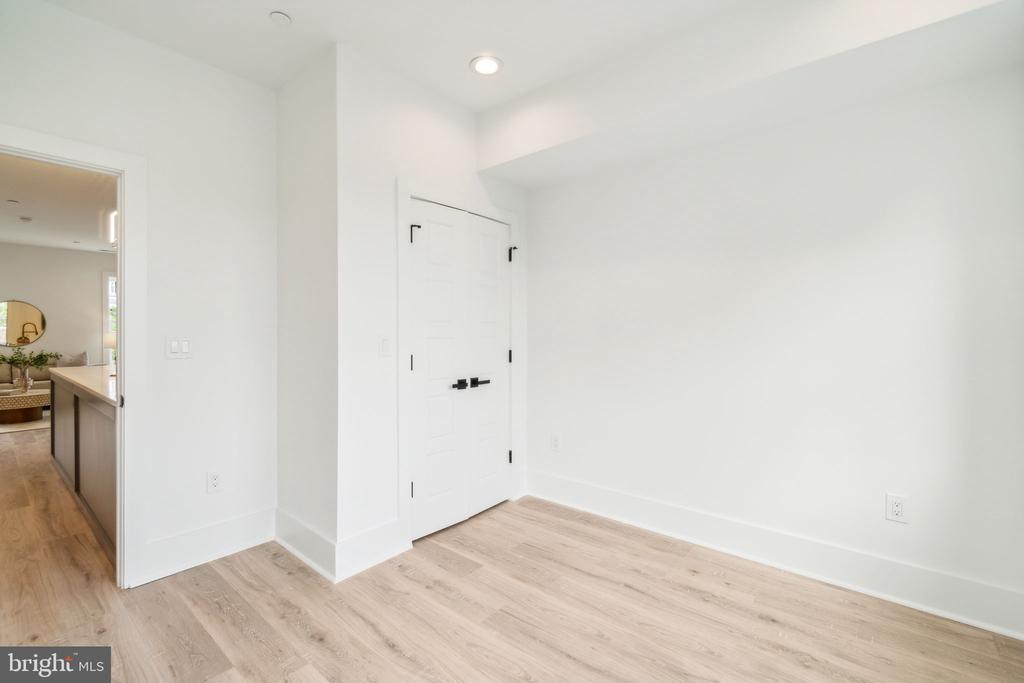 163 U STREET NE 2