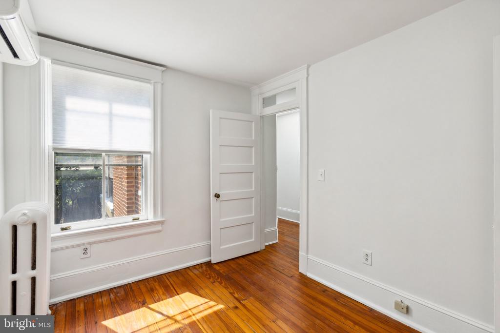 321 4TH STREET SE