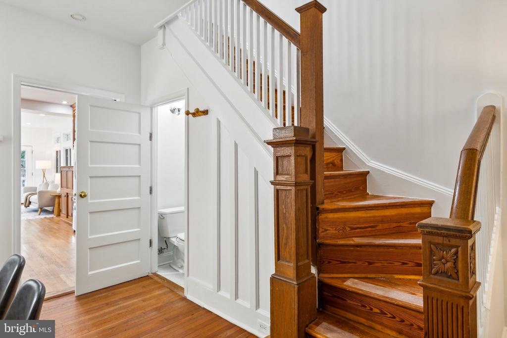 321 4TH STREET SE