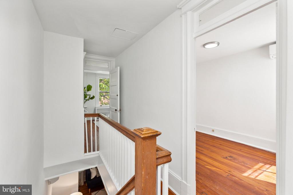 321 4TH STREET SE