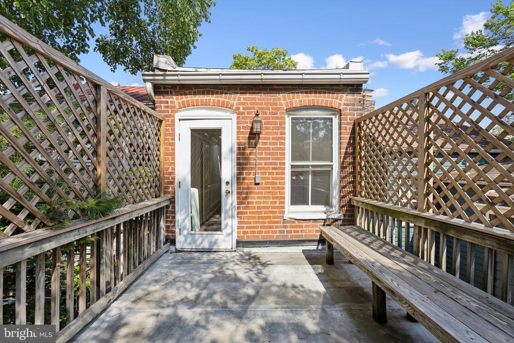 321 4TH STREET SE