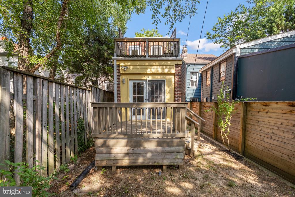 321 4TH STREET SE