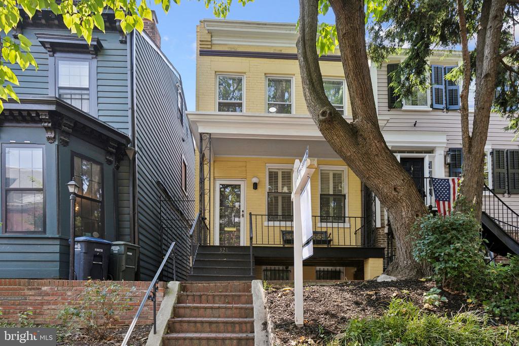 321 4TH STREET SE