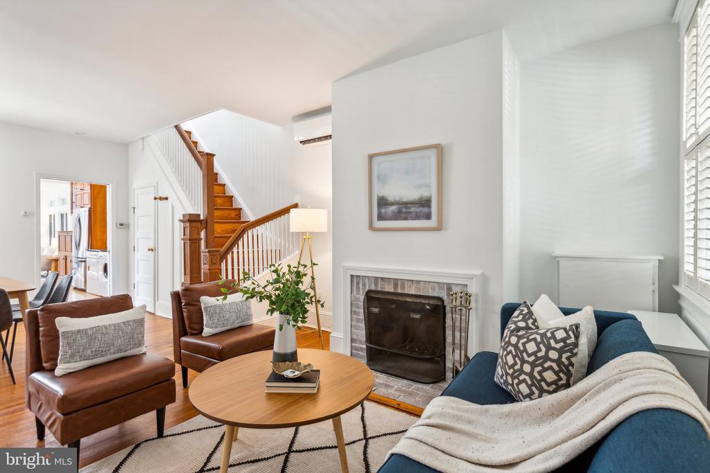 321 4TH STREET SE