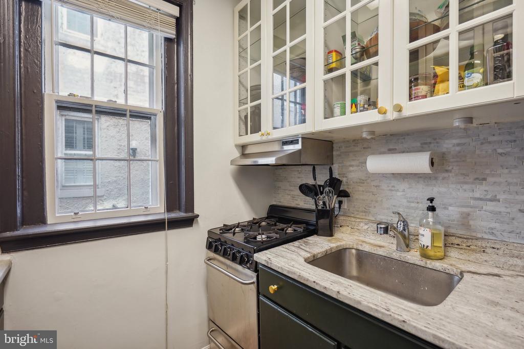 115 E ST SE 101