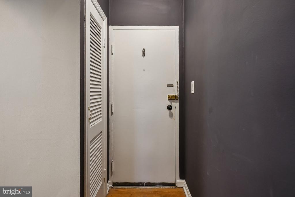 115 E ST SE 101