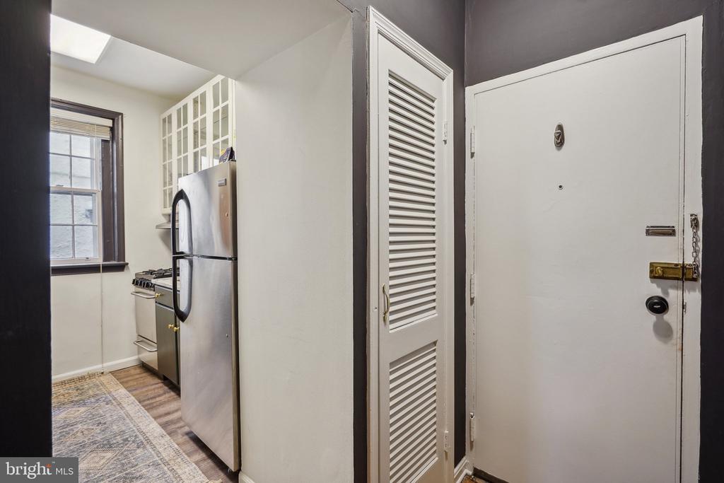 115 E ST SE 101