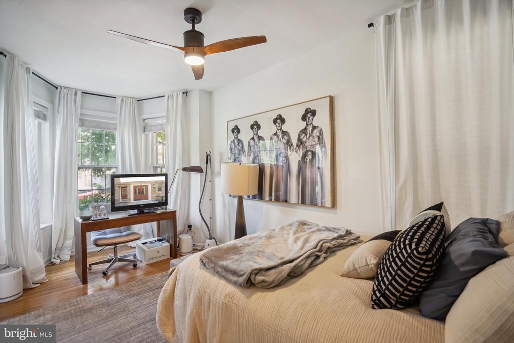 115 E ST SE 101