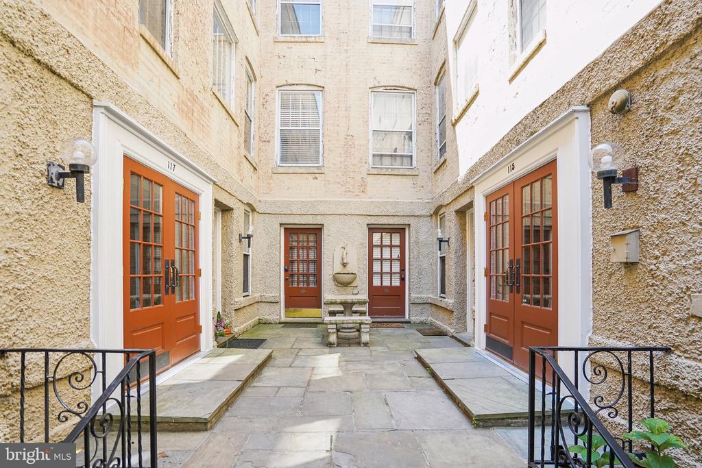 115 E ST SE 101