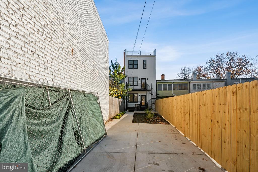 541 IRVING STREET NW 1