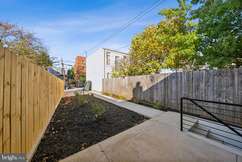 541 IRVING STREET NW 1