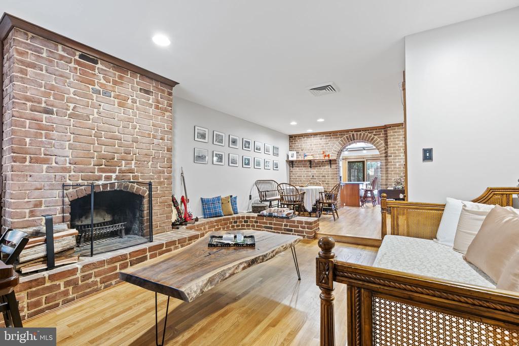 324 9TH STREET SE