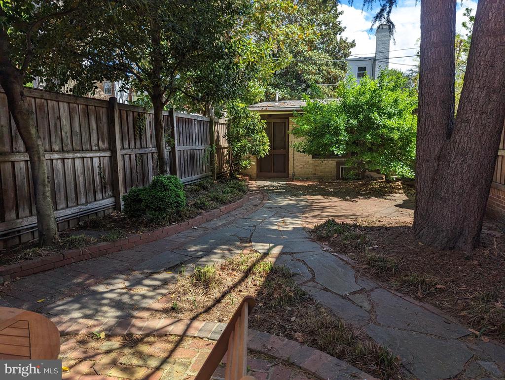 324 9TH STREET SE