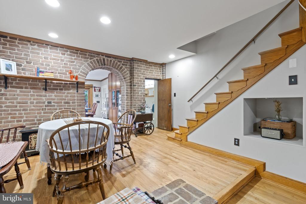 324 9TH STREET SE