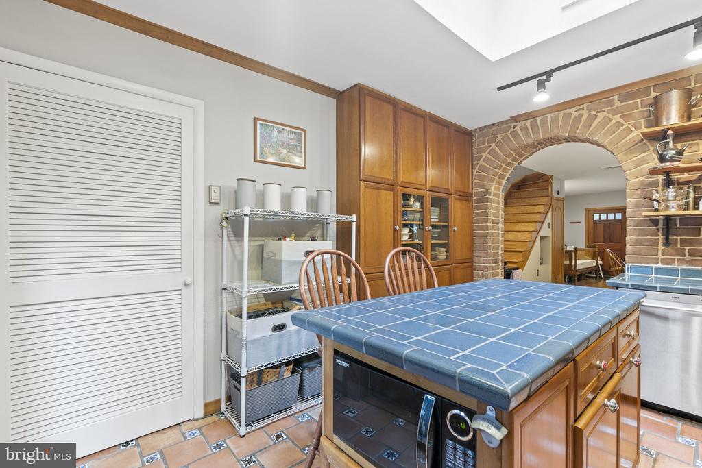 324 9TH STREET SE