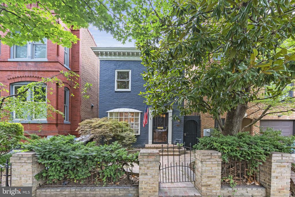 324 9TH STREET SE