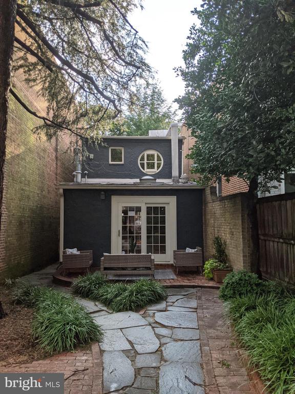 324 9TH STREET SE