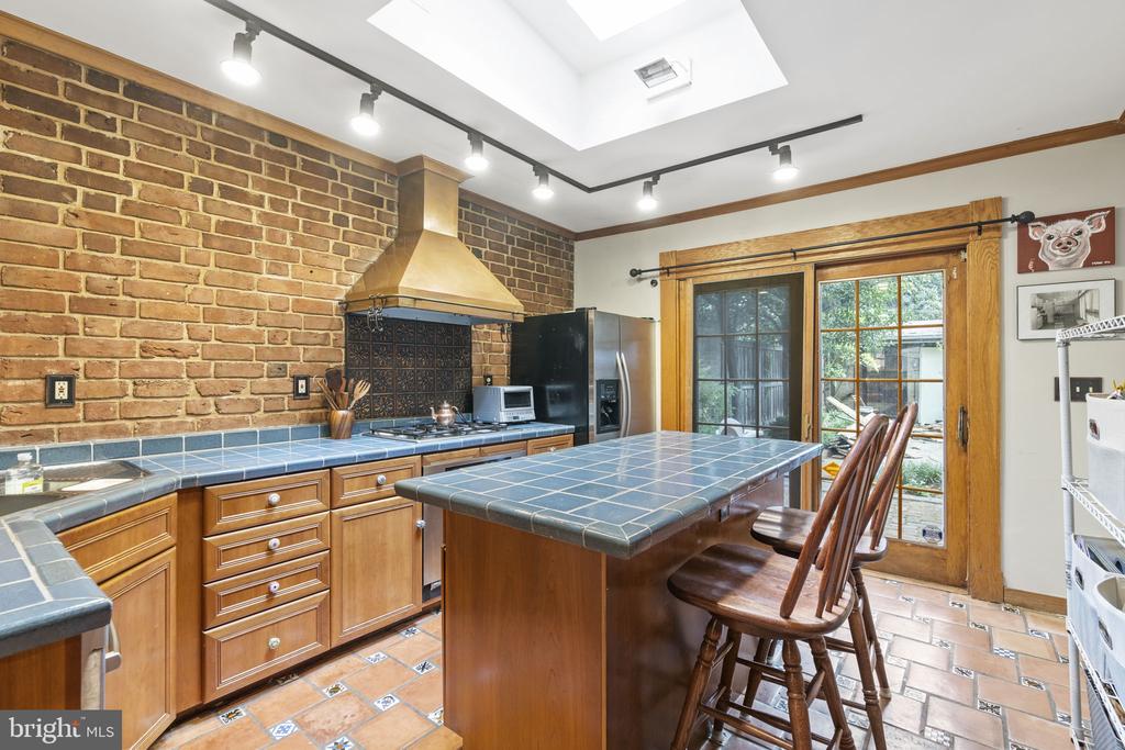 324 9TH STREET SE