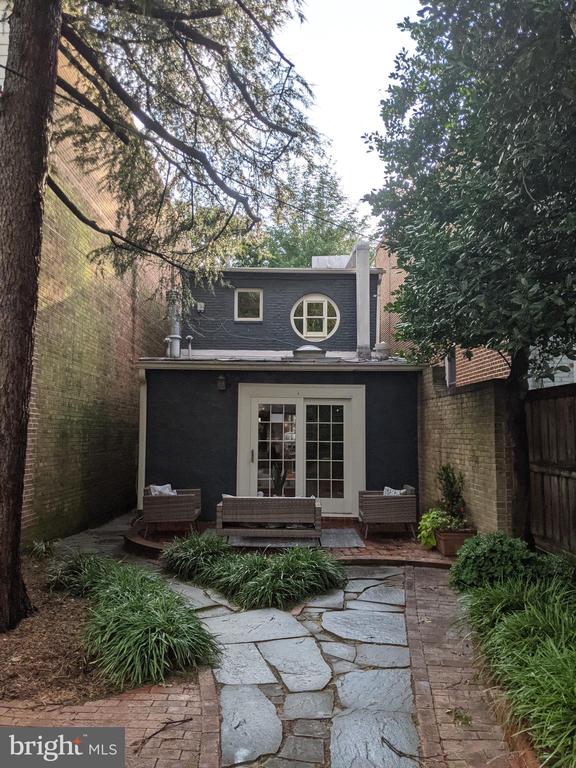 324 9TH STREET SE