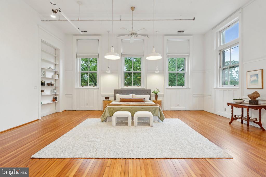 111 QUINCY PLACE NE 1