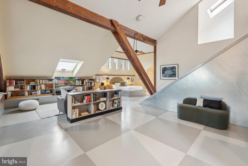 111 QUINCY PLACE NE 1