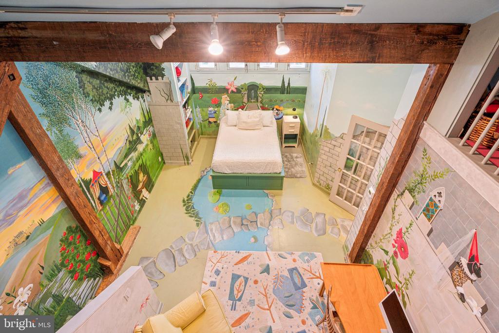 111 QUINCY PLACE NE 1