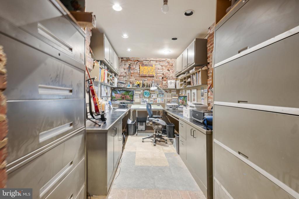 111 QUINCY PLACE NE 1