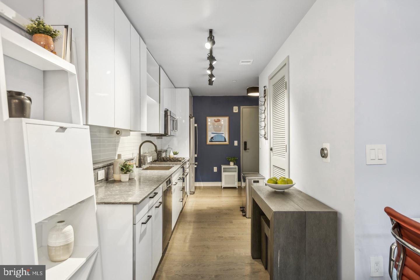 70 N STREET SE N405