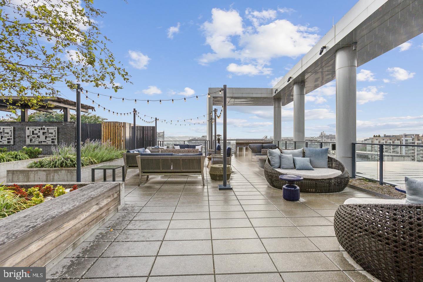 70 N STREET SE N405