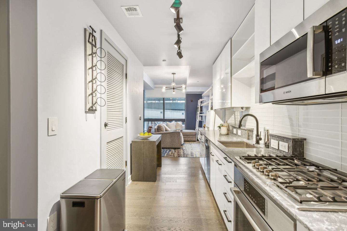 70 N STREET SE N405