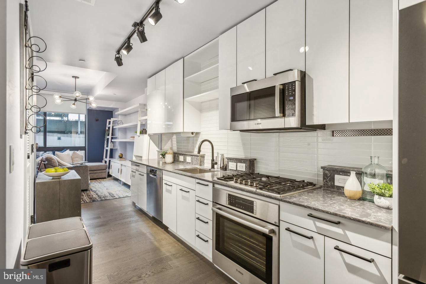 70 N STREET SE N405