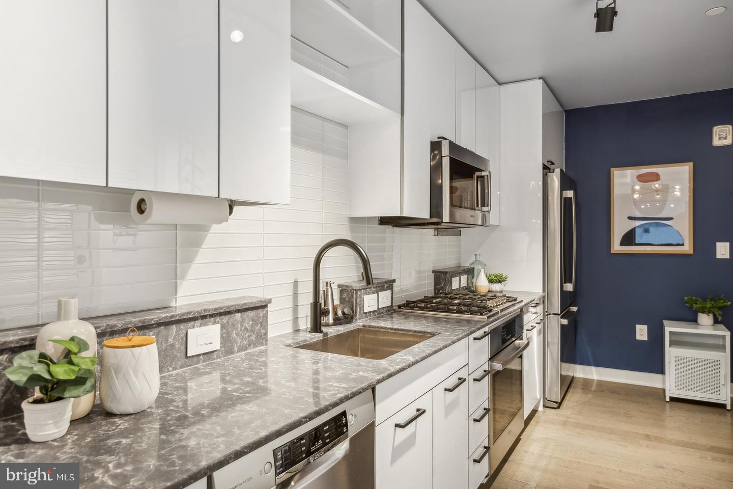 70 N STREET SE N405