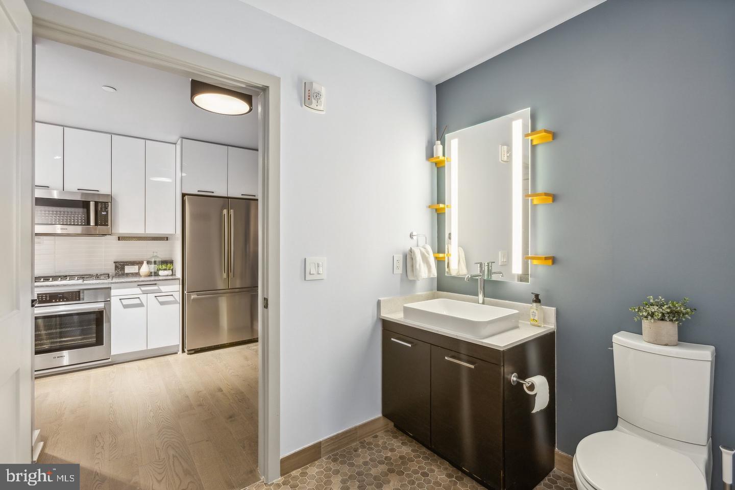 70 N STREET SE N405
