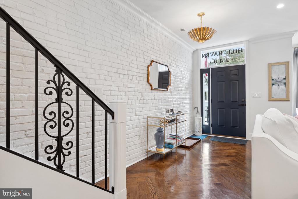 240 10TH STREET NE A