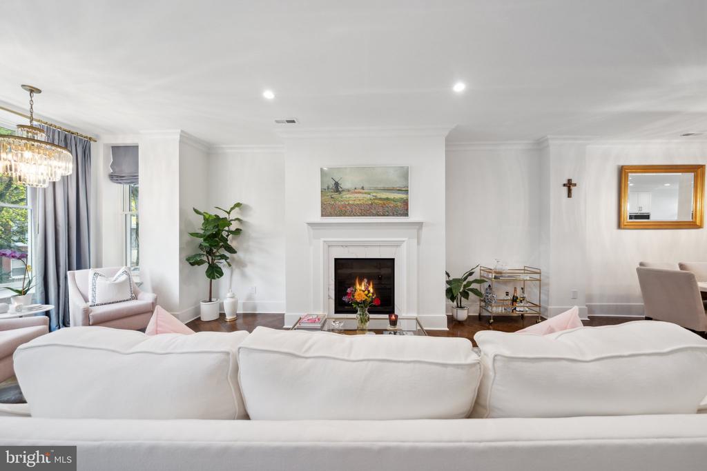 240 10TH STREET NE A