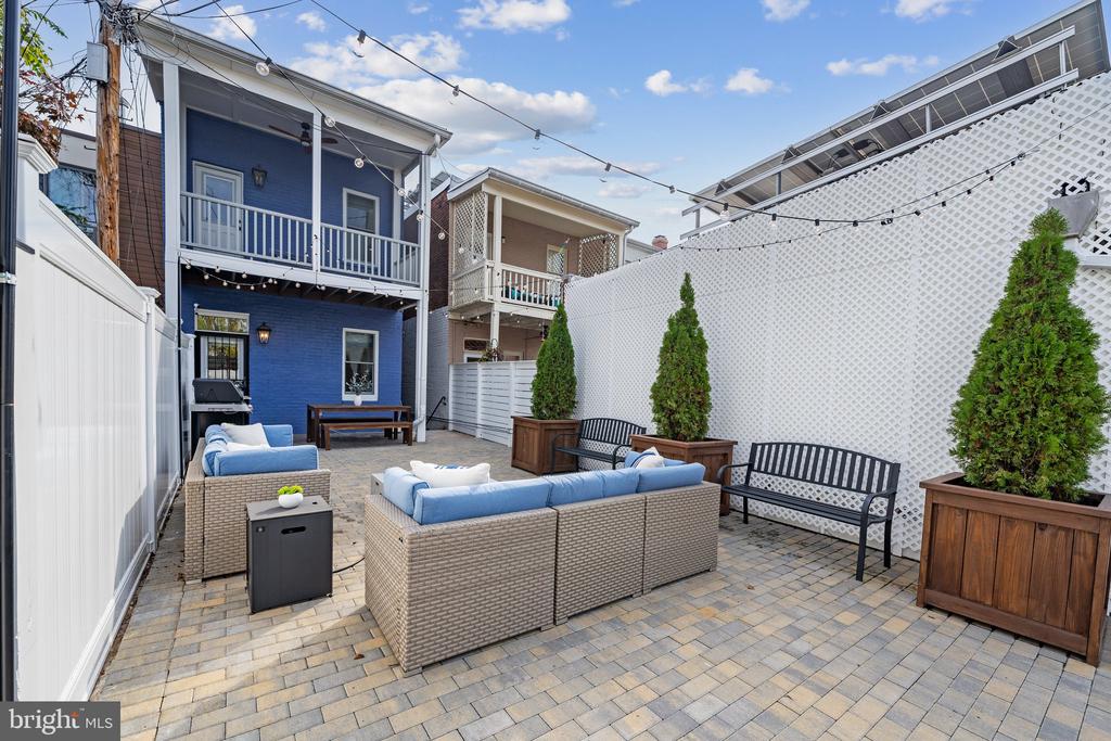 240 10TH STREET NE A