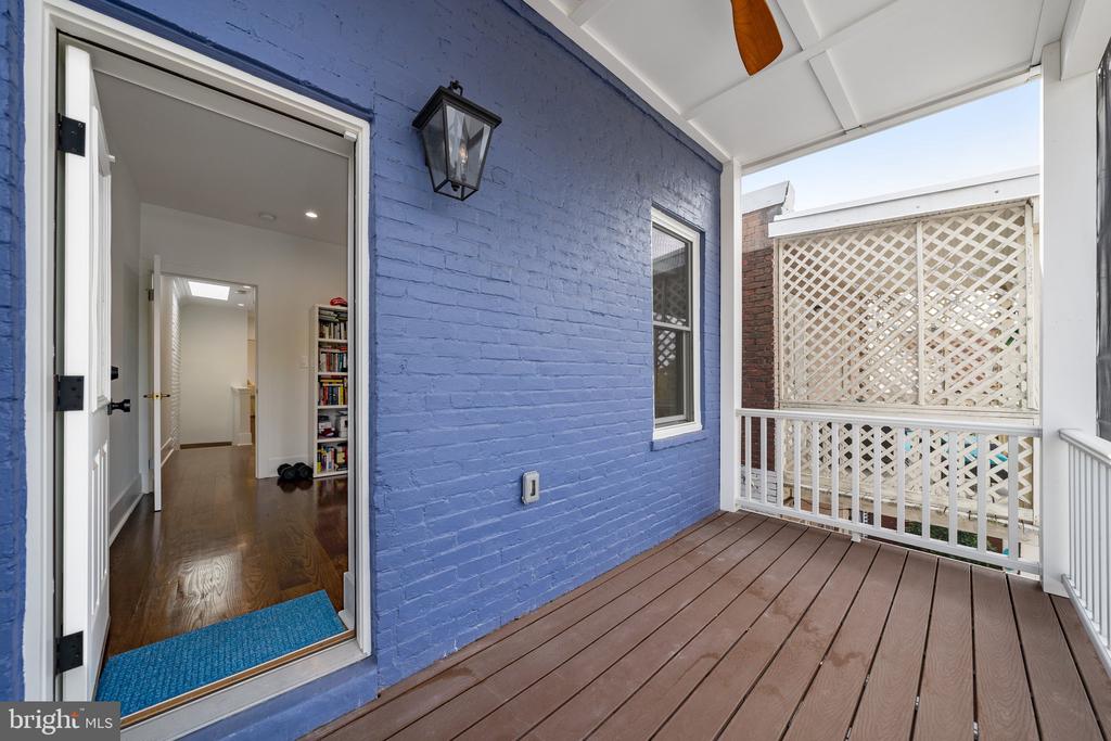 240 10TH STREET NE A