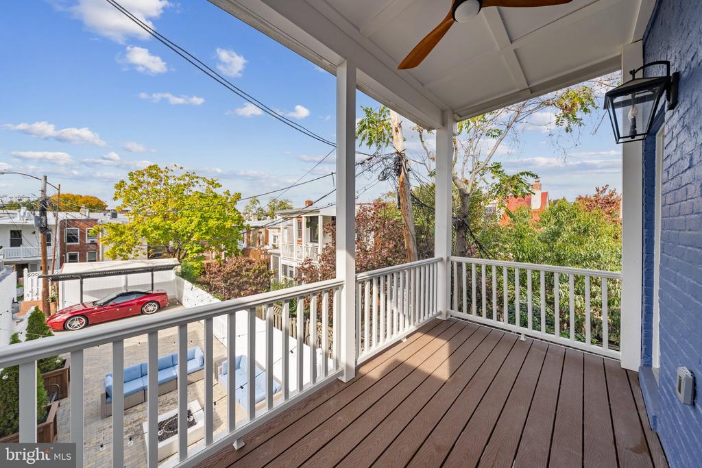 240 10TH STREET NE A