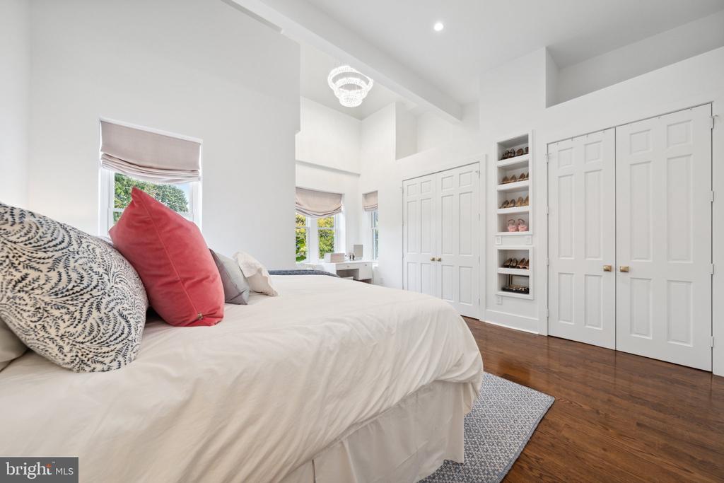 240 10TH STREET NE A