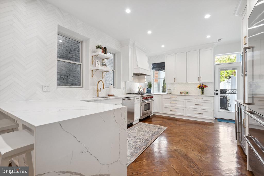 240 10TH STREET NE A