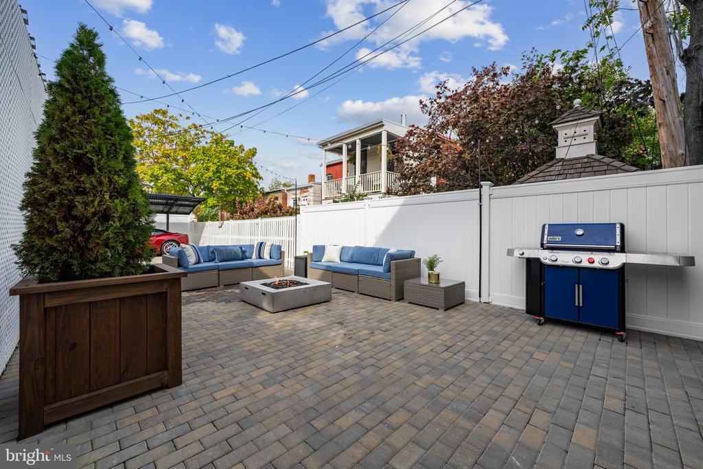 240 10TH STREET NE A