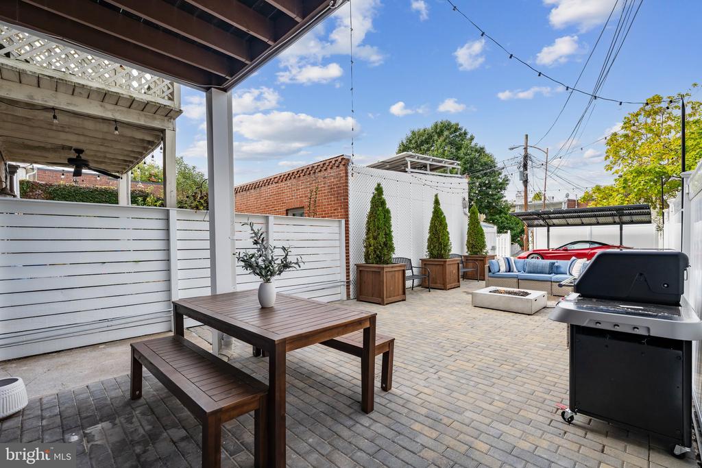 240 10TH STREET NE A