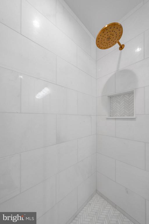 240 10TH STREET NE A