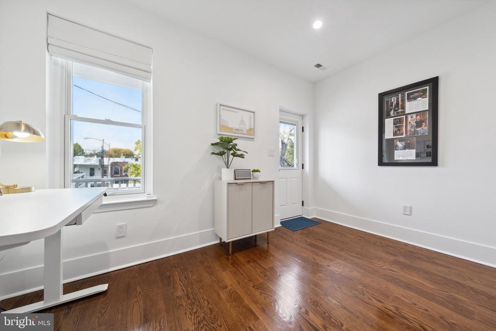 240 10TH STREET NE A