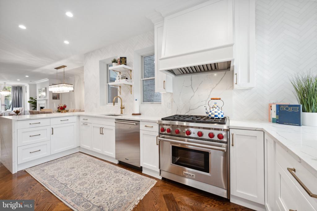 240 10TH STREET NE A